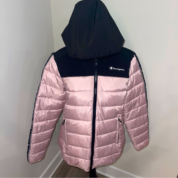 ❌SOLD❌WOMENS CHAMPION PUFFER JACKET - Picture 2 of 11
